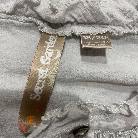 Secret Garden Ruffle Front Button Front Crepe Top - Picture 10 of 12